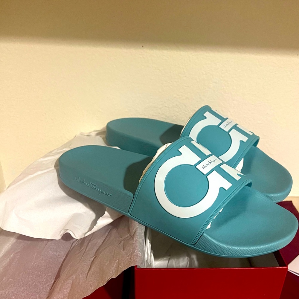 FERRAGAMO MENS SLIDE SANDALS